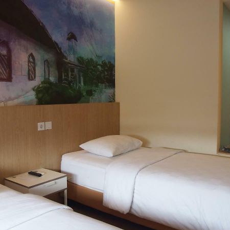 The City Hotel Ambon Exterior foto