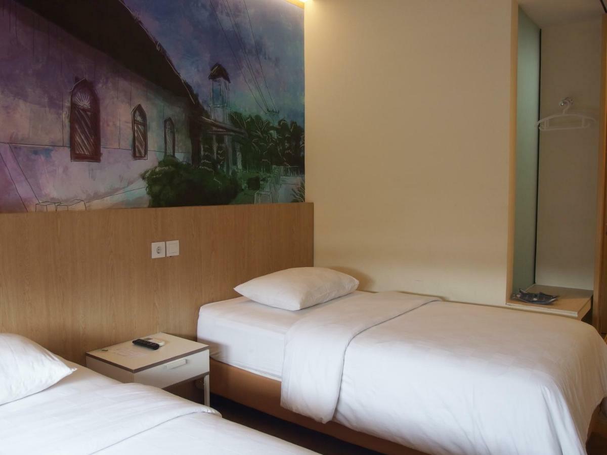 The City Hotel Ambon Exterior foto