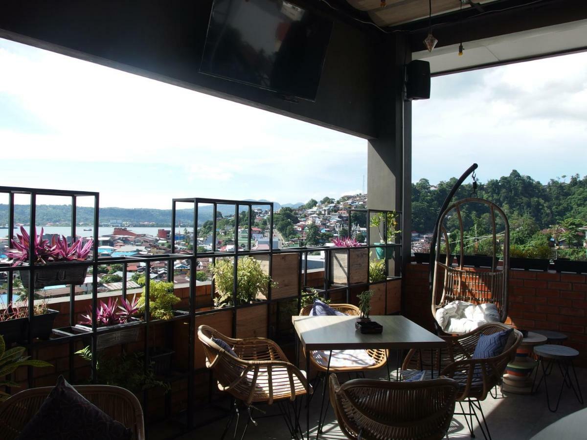 The City Hotel Ambon Exterior foto